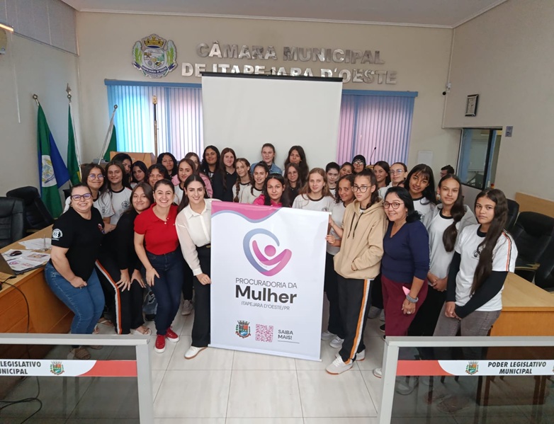 Procuradoria da Mulher da Câmara Municipal Leva Informação e Prevenção sobre Violência de Gênero a Estudantes do Colégio Estadual Castelo Branco
